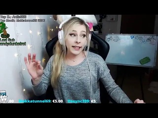 Niemand: Frau im Internet