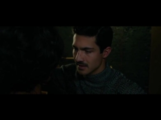 LA REINA DE ESPAÑ A Kiss Scene