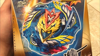 РАСПАКОВКА НОВОГО ЧОУ ЗЕТ ВАЛЬТРЕКА В5 / Бейблэйд Бёрст / Beyblade Burst