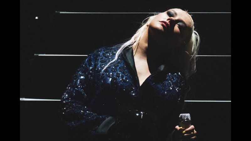 CHRISTINA AGUILERA: Say something live in Stuttgart THE X