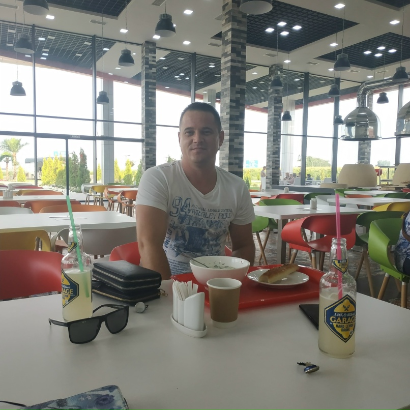 Руслан Калюжный | Луганск