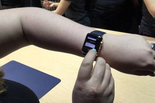 Первый взгляд на работающую модель Apple Watch от “Ленты.ру“