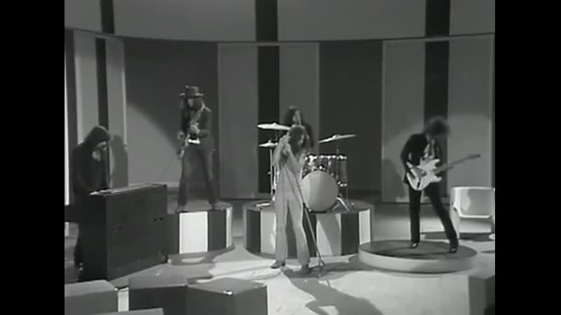 Deep Purple s Strange Kind Of Woman on Italian TV